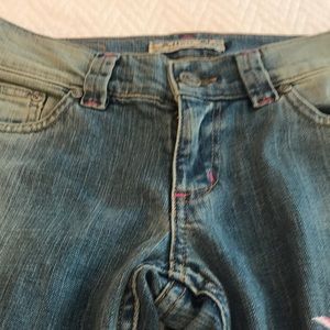 Embroidered jeans hot style this summer!